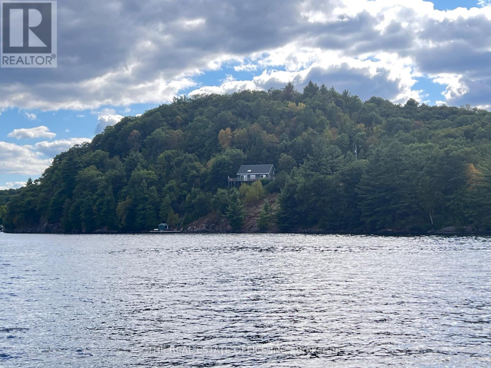 12 Island M, Muskoka Lakes (Watt), Ontario  P0B 1M0 - Photo 20 - X12371437