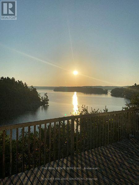 12 ISLAND M, Muskoka Lakes, Ontario