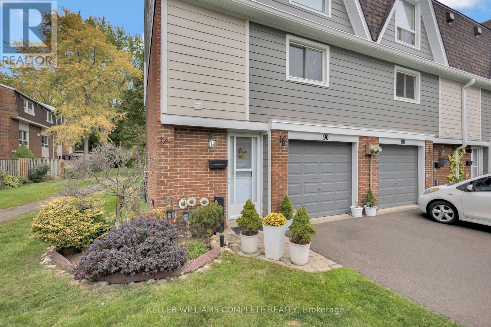 90 Ann Street, Hamilton, Ontario  L9H 5P1 - Photo 4 - X12479663