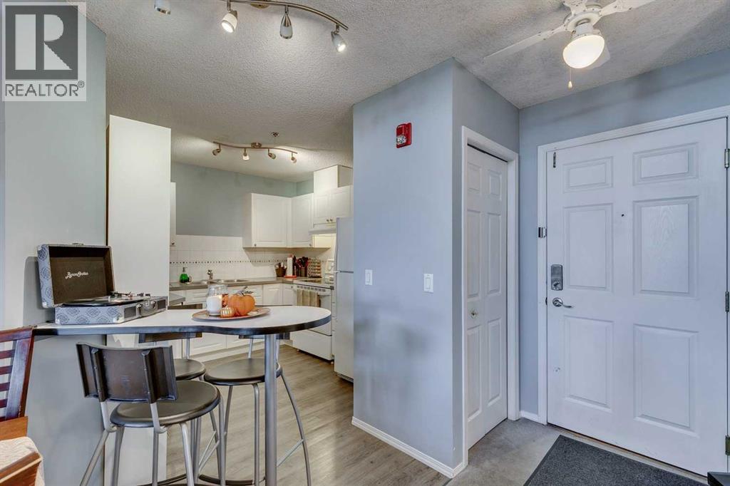 305, 7 Harvest Gold Manor Ne, Calgary, Alberta  T3K 4Y3 - Photo 4 - A2266117