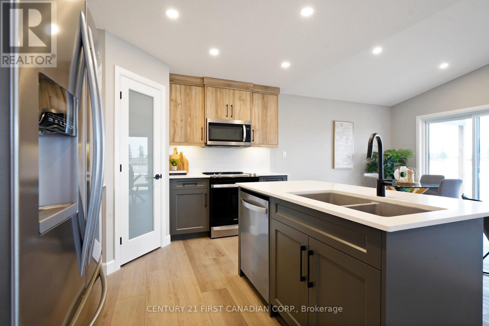 9 Postma Crescent, North Middlesex, Ontario  N0M 1A0 - Photo 12 - X12480207