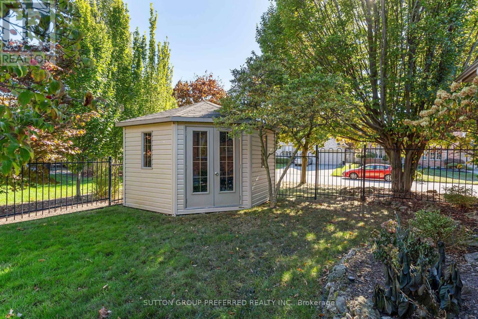 31 Havenwood Way, London North, Ontario  N6H 5B8 - Photo 42 - X12480227
