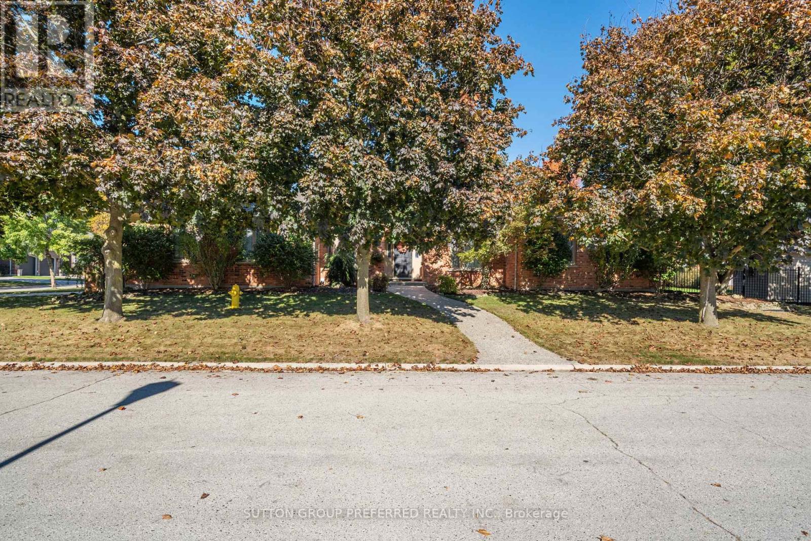 31 Havenwood Way, London North, Ontario  N6H 5B8 - Photo 43 - X12480227