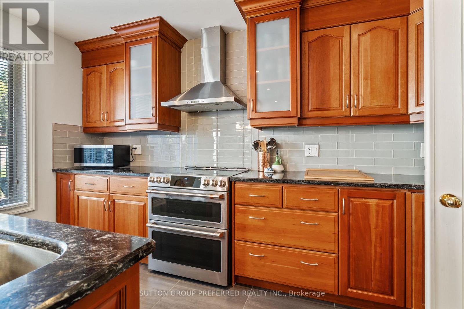 31 Havenwood Way, London North, Ontario  N6H 5B8 - Photo 9 - X12480227