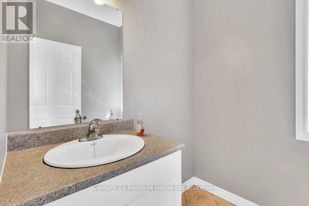 11069 Rogers Road, Malahide, Ontario  N5H 2R6 - Photo 18 - X12480210