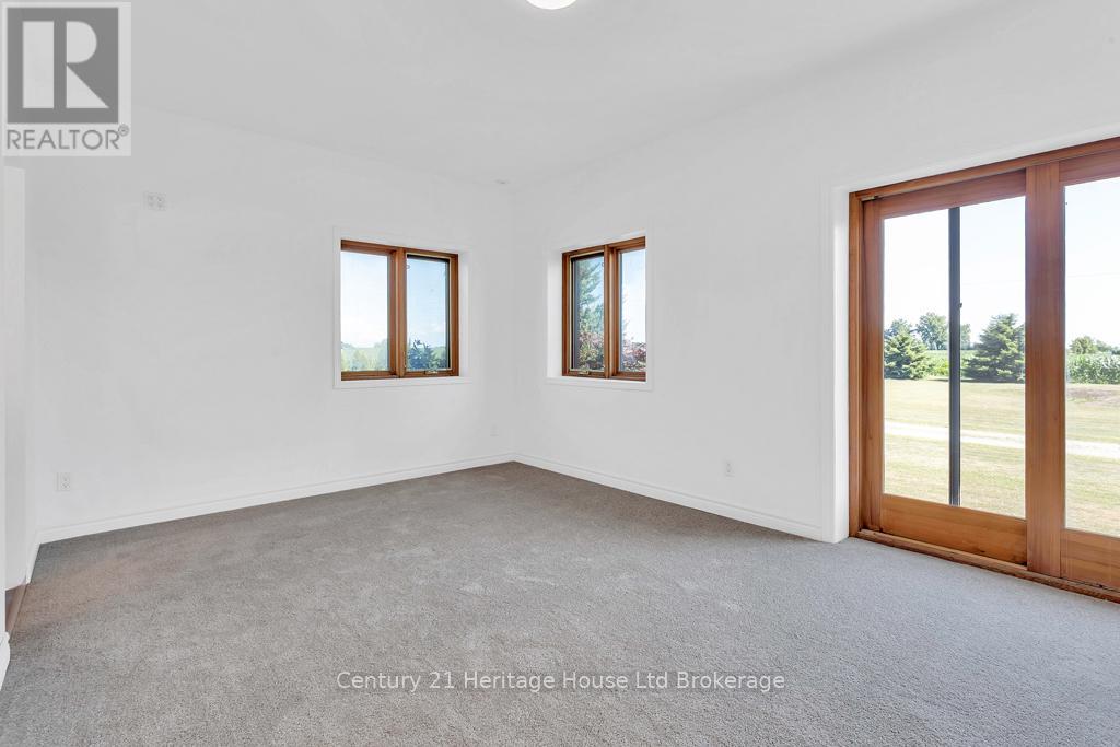 11069 Rogers Road, Malahide, Ontario  N5H 2R6 - Photo 6 - X12480210