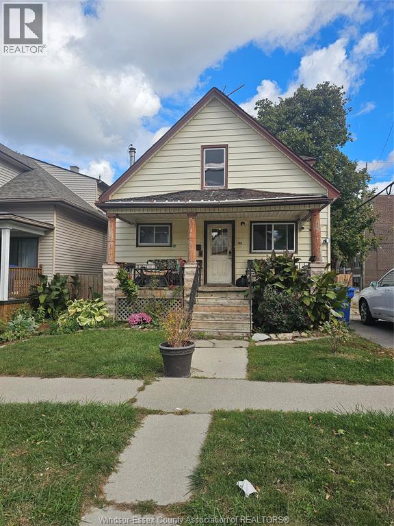 MLS# 25027082: 564 MCKAY AVENUE, Windsor, Canada
