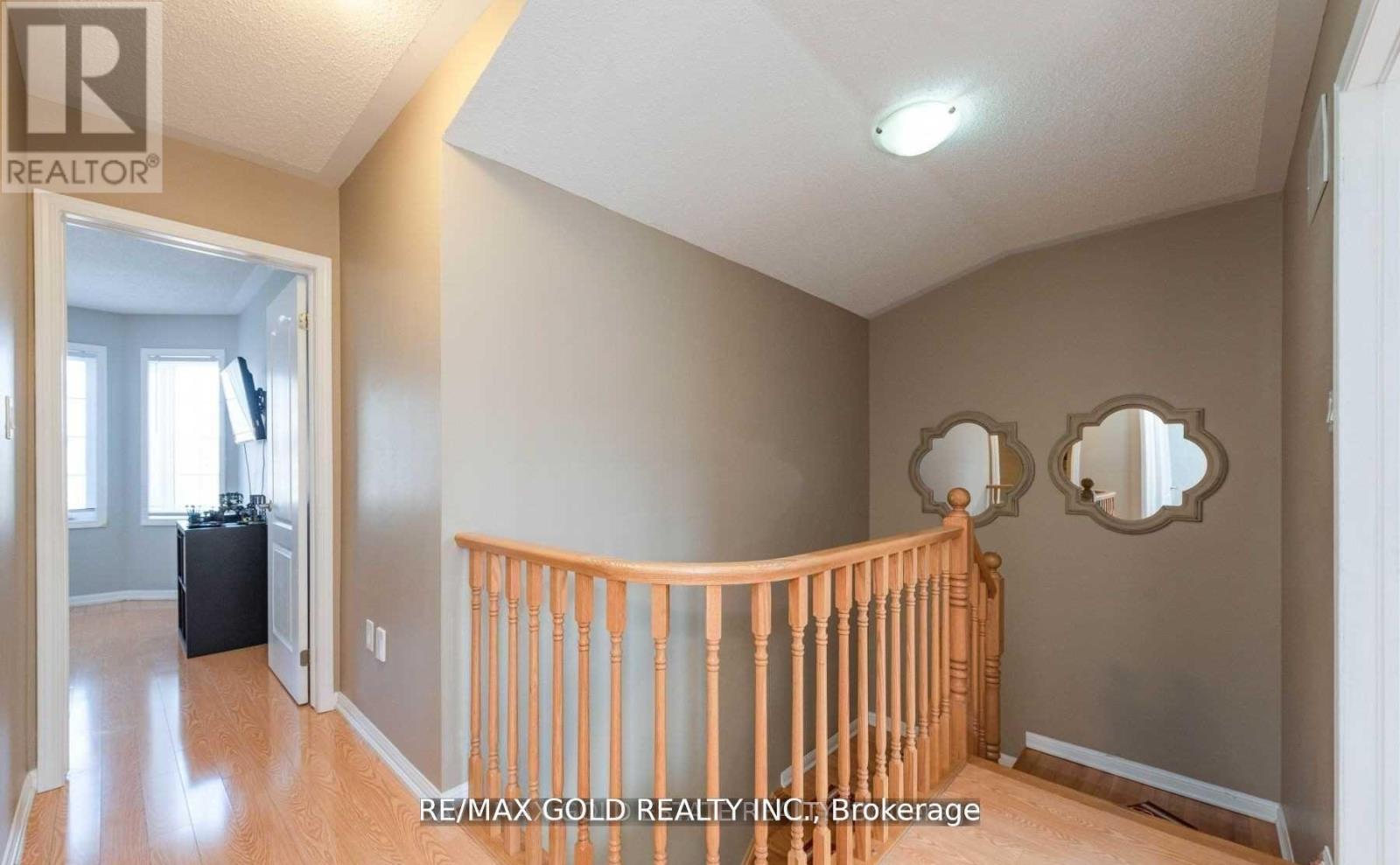 812 Herman Way, Milton, Ontario  L9T 2C9 - Photo 6 - W12479496