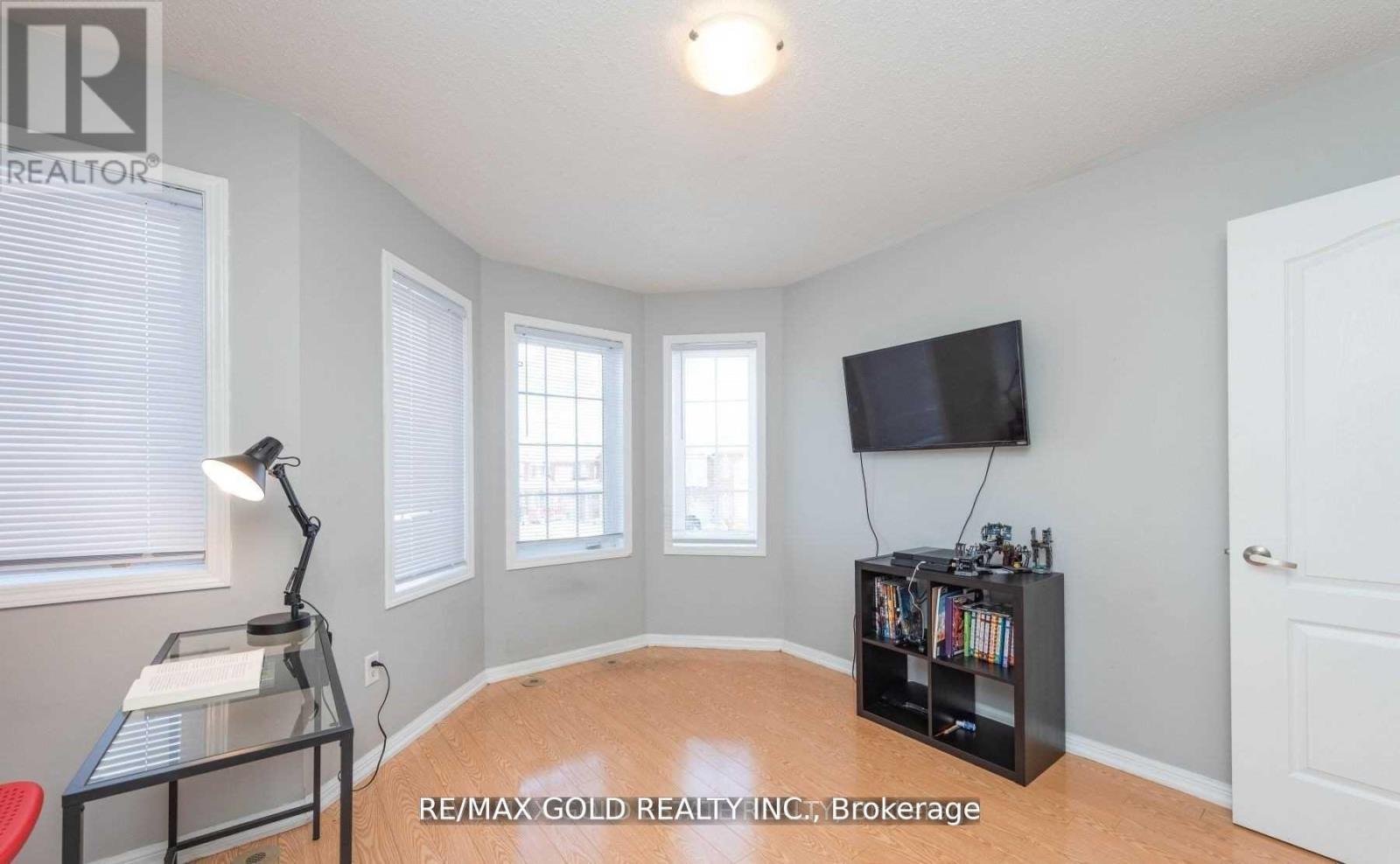 812 Herman Way, Milton, Ontario  L9T 2C9 - Photo 12 - W12479496