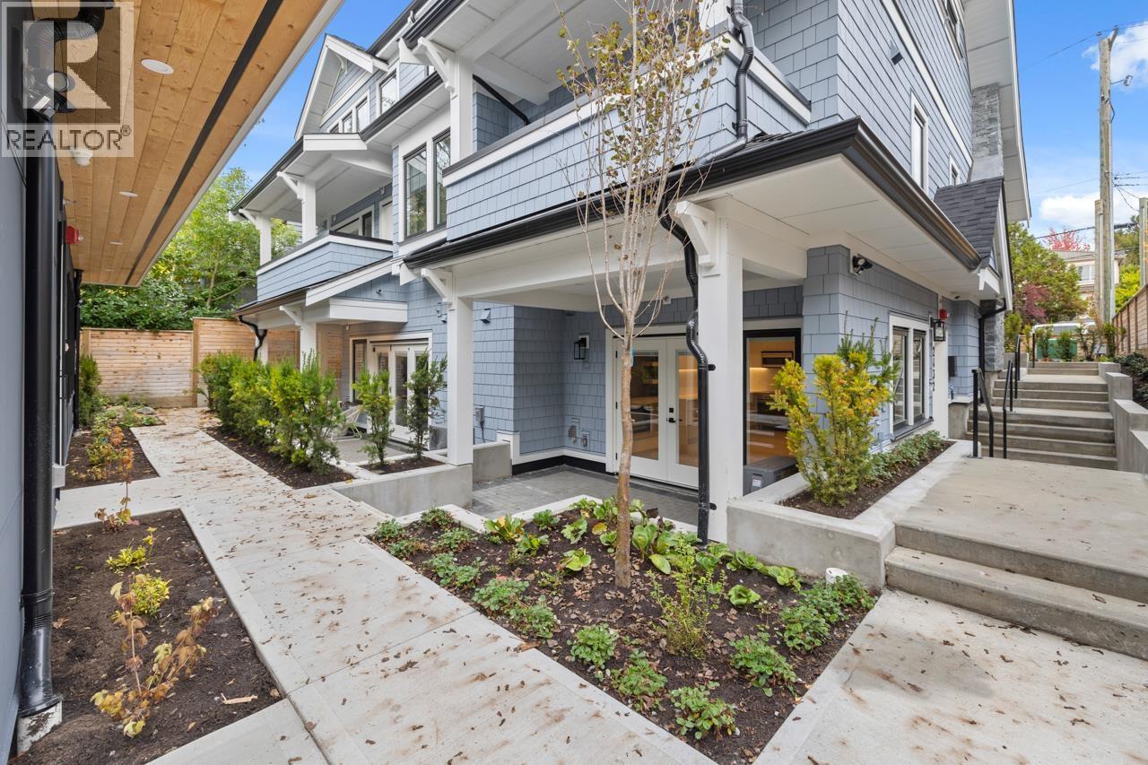 2438 W 49th Avenue, Vancouver, British Columbia  V6M 2V3 - Photo 2 - R3061611