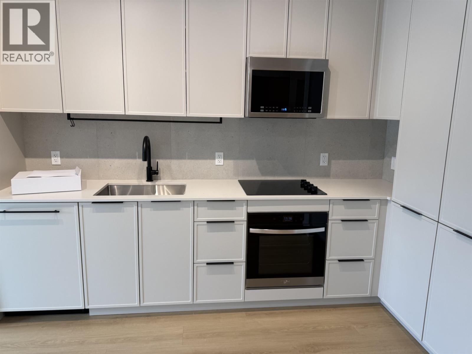 404 3075 Murray Street, Port Moody, British Columbia  V3H 2C5 - Photo 3 - R3061615