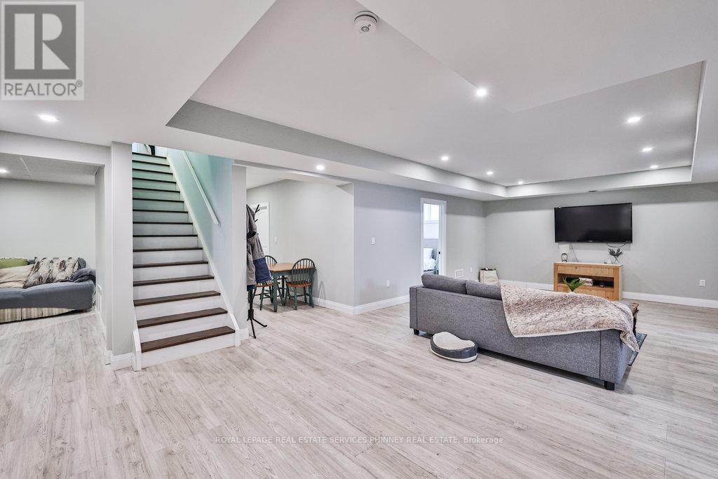 1068 Xavier Street, Gravenhurst, Ontario  P0E 1G0 - Photo 34 - X12424614
