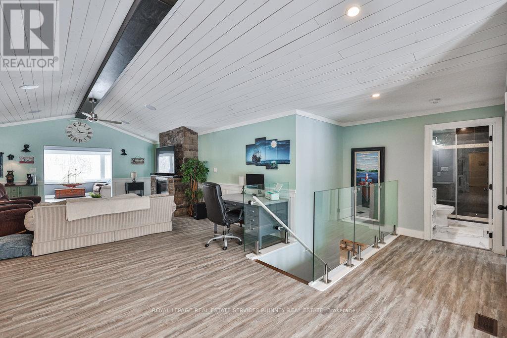 1068 Xavier Street, Gravenhurst, Ontario  P0E 1G0 - Photo 8 - X12424614