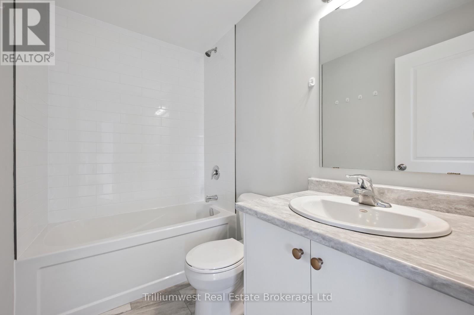 34 - 10 South Creek Drive, Kitchener, Ontario  N2R 1N3 - Photo 16 - X12480198