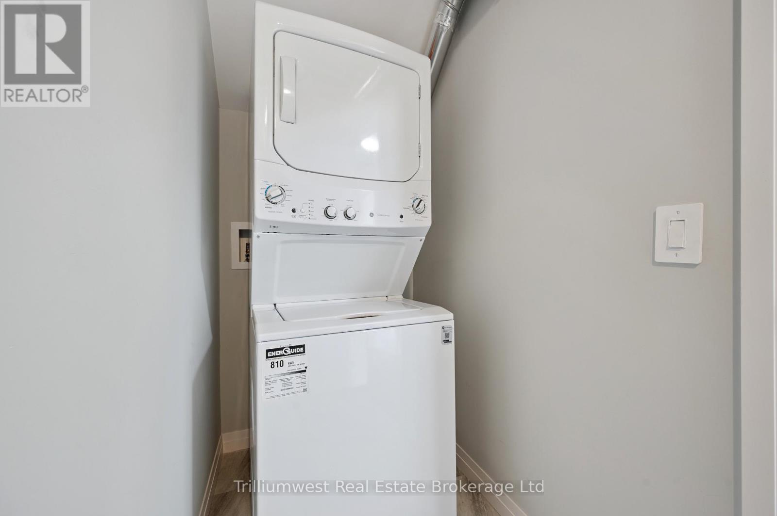 34 - 10 South Creek Drive, Kitchener, Ontario  N2R 1N3 - Photo 17 - X12480198