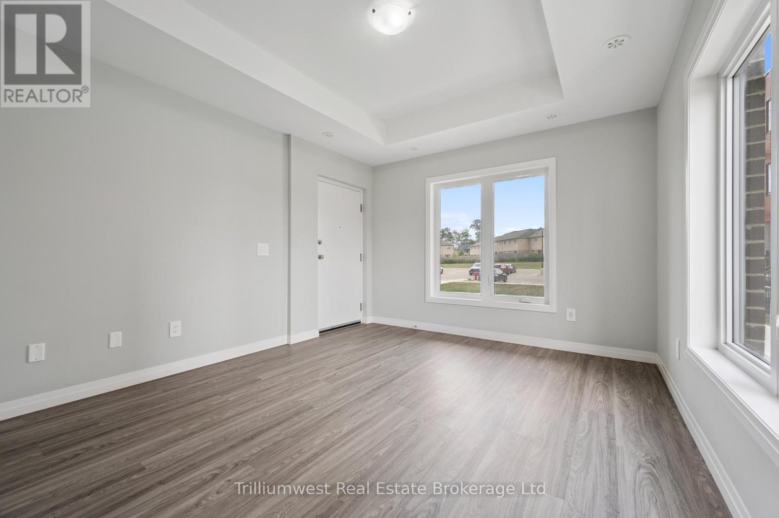 34 - 10 South Creek Drive, Kitchener, Ontario  N2R 1N3 - Photo 6 - X12480198