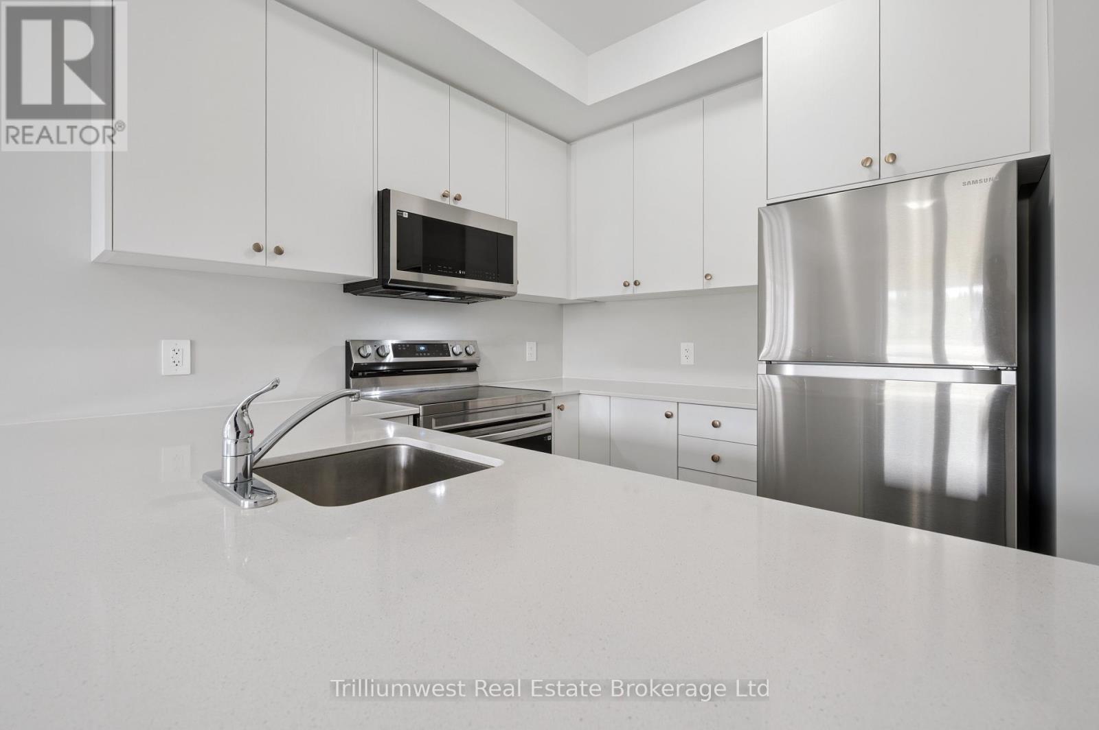 34 - 10 South Creek Drive, Kitchener, Ontario  N2R 1N3 - Photo 9 - X12480198