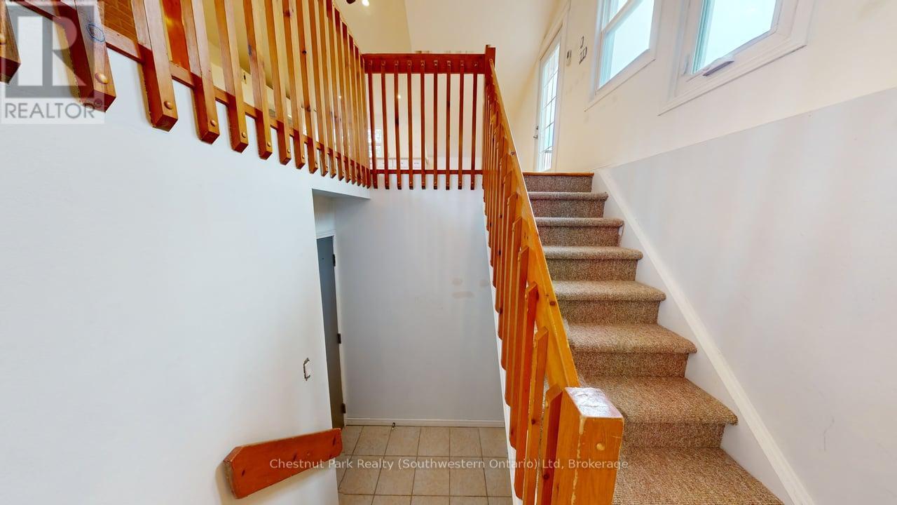 Upper - 128 Main Street N, Guelph/eramosa, Ontario  N0B 2K0 - Photo 2 - X12480250
