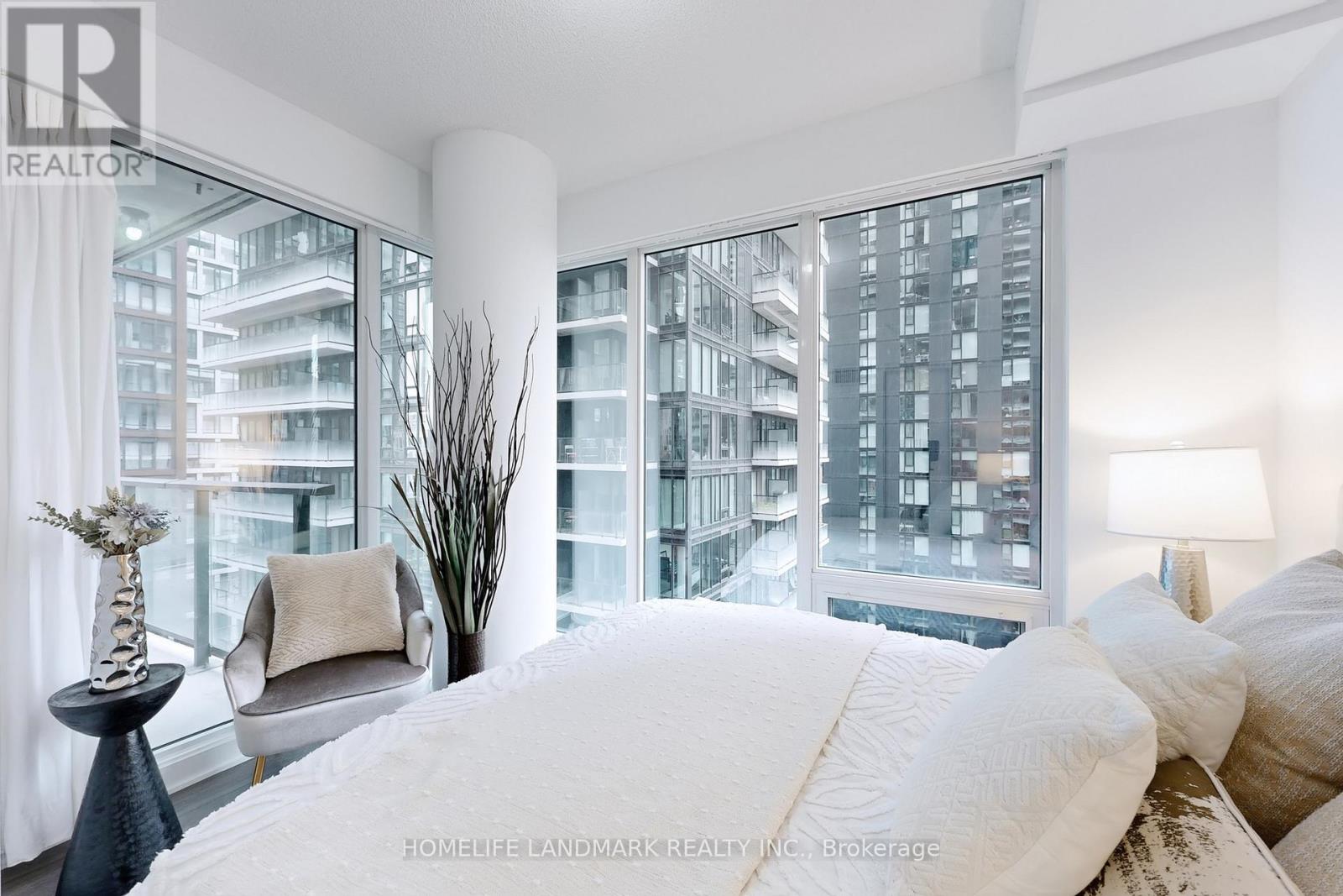 1602 - 125 Blue Jays Way, Toronto (Waterfront Communities), Ontario  M5V 0N5 - Photo 14 - C12480019