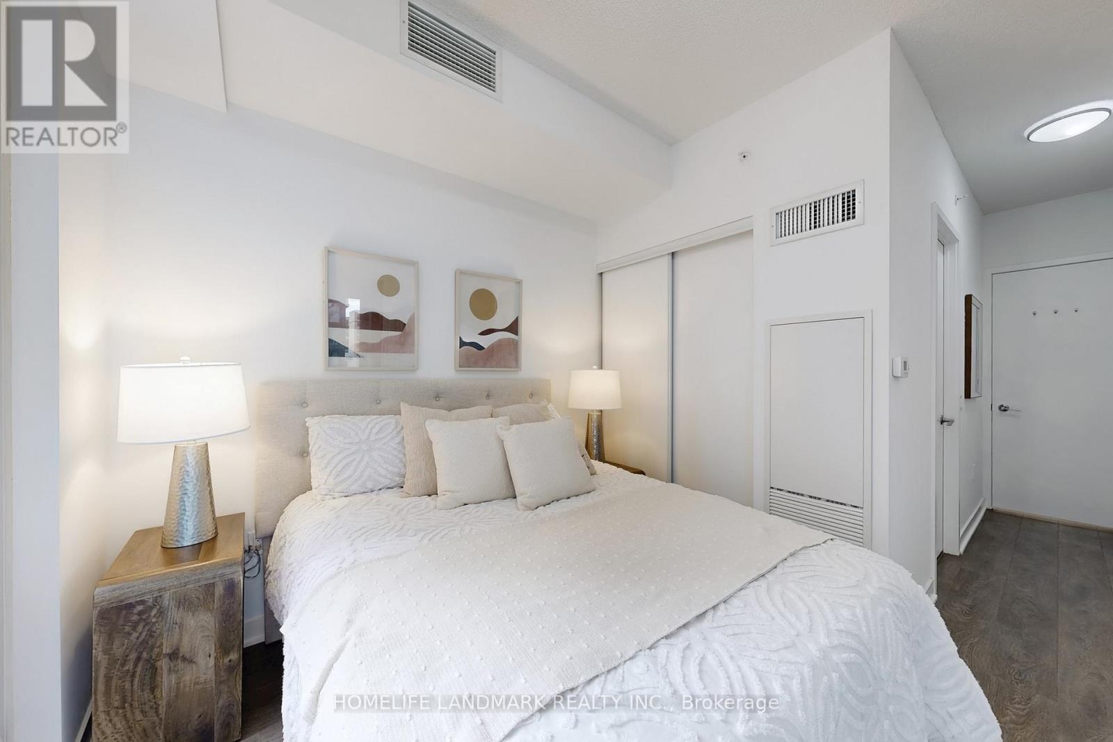 1602 - 125 Blue Jays Way, Toronto (Waterfront Communities), Ontario  M5V 0N5 - Photo 16 - C12480019