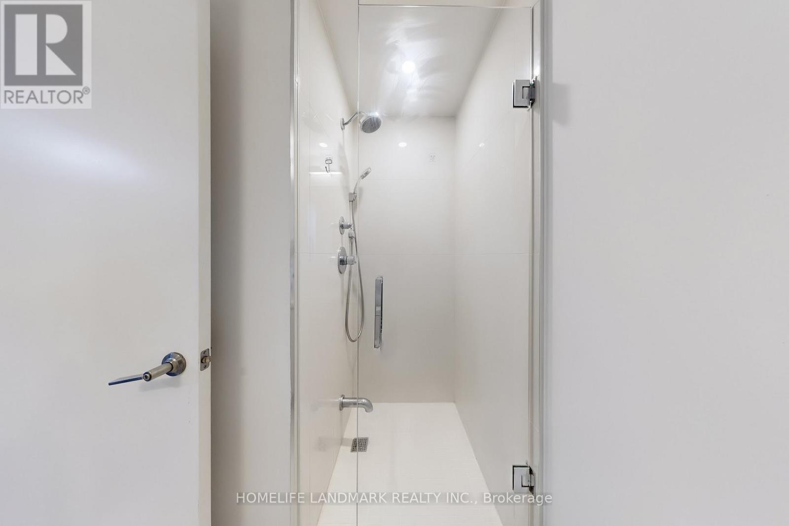 1602 - 125 Blue Jays Way, Toronto (Waterfront Communities), Ontario  M5V 0N5 - Photo 19 - C12480019