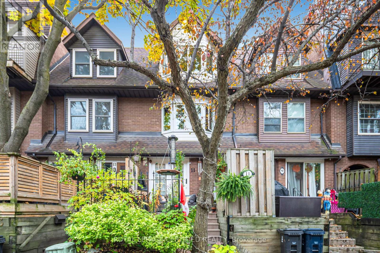 11 LONGBOAT AVENUE, Toronto, Ontario