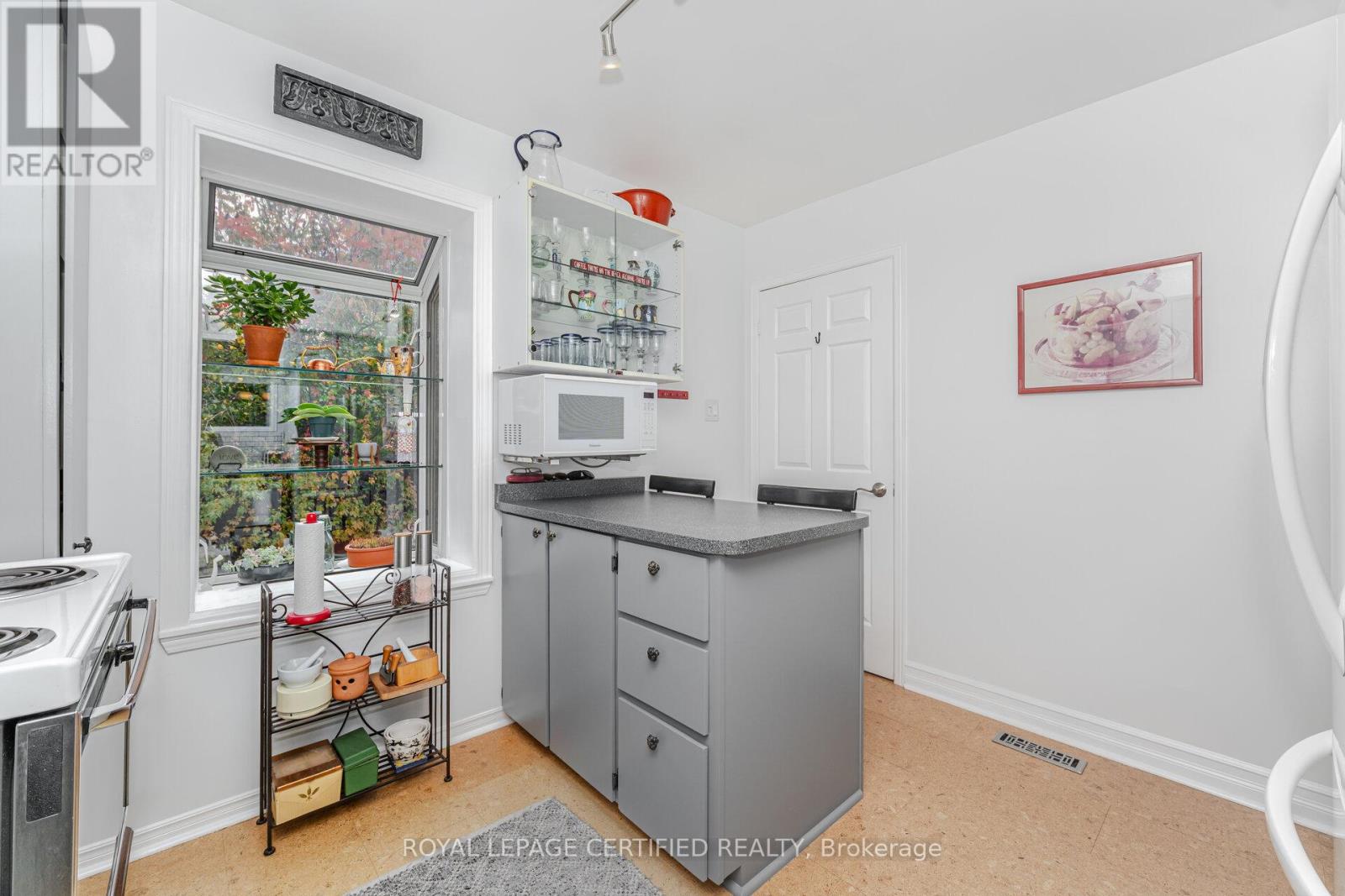 11 Longboat Avenue, Toronto, Ontario  M5A 4C9 - Photo 16 - C12480044