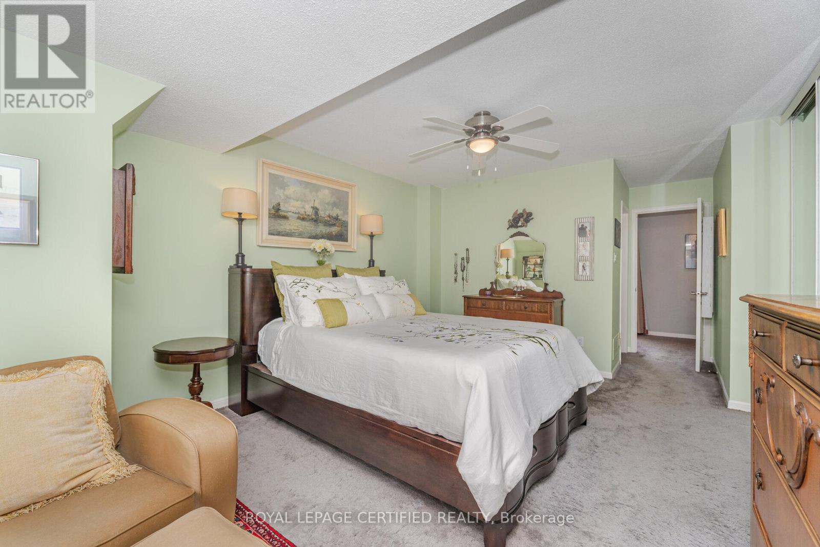 11 Longboat Avenue, Toronto, Ontario  M5A 4C9 - Photo 33 - C12480044