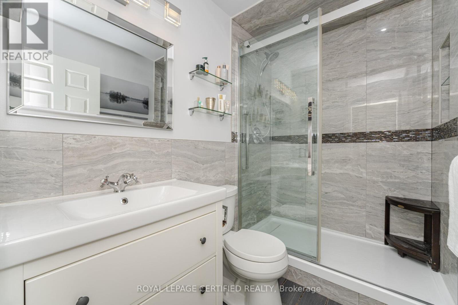 11 Longboat Avenue, Toronto, Ontario  M5A 4C9 - Photo 38 - C12480044