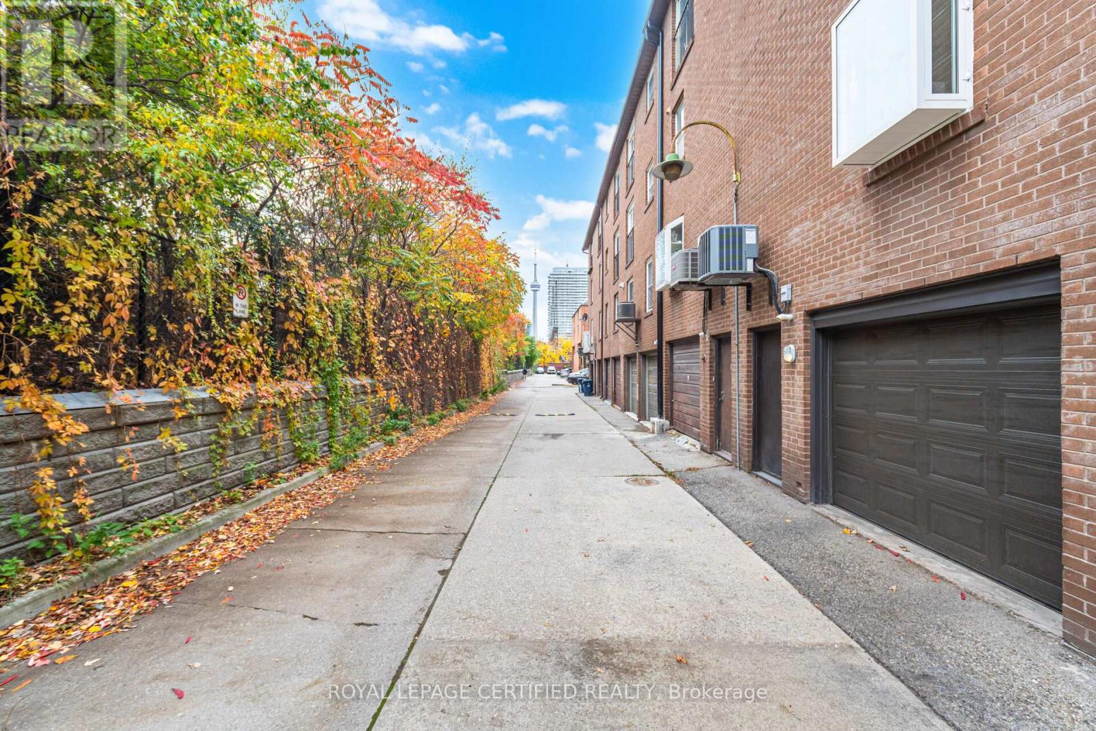 11 Longboat Avenue, Toronto, Ontario  M5A 4C9 - Photo 45 - C12480044