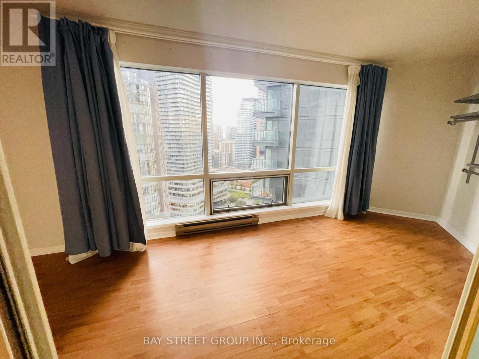 2213 - 1001 Bay Street, Toronto, Ontario  M5S 3A6 - Photo 2 - C12480050