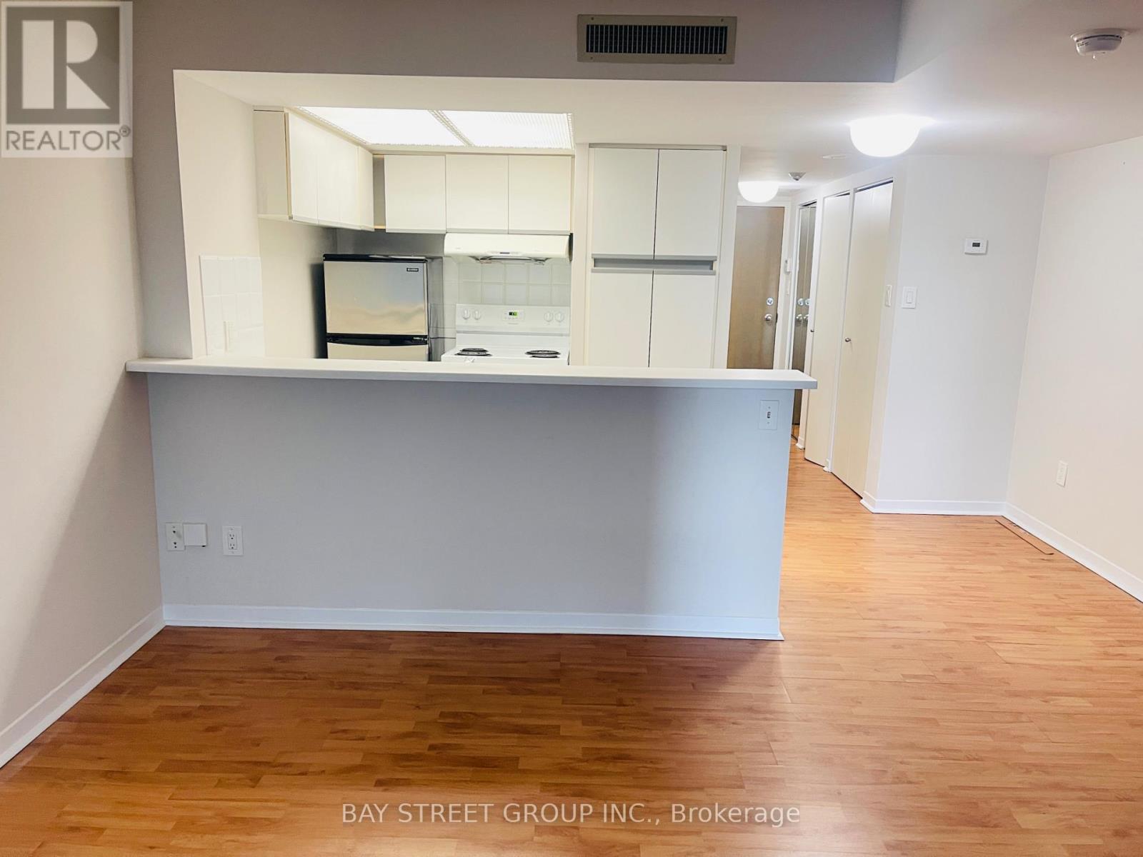 2213 - 1001 Bay Street, Toronto, Ontario  M5S 3A6 - Photo 5 - C12480050