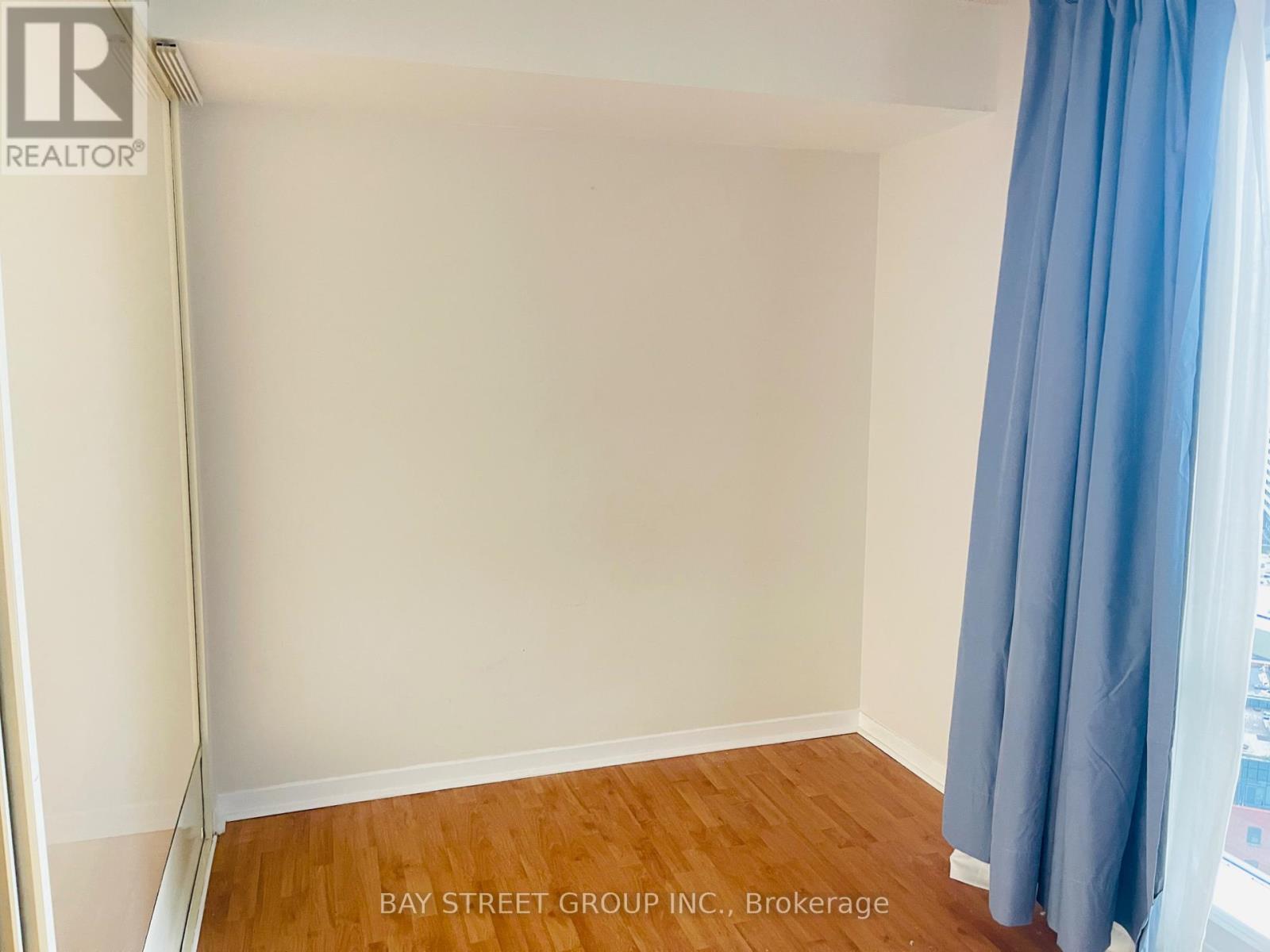2213 - 1001 Bay Street, Toronto, Ontario  M5S 3A6 - Photo 9 - C12480050