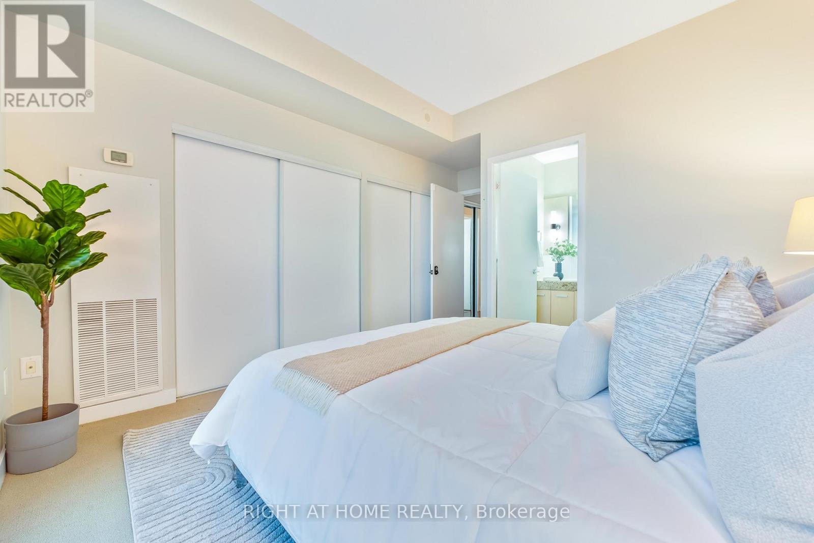 2902 - 33 Singer Court, Toronto, Ontario  M2K 0B4 - Photo 13 - C12480066