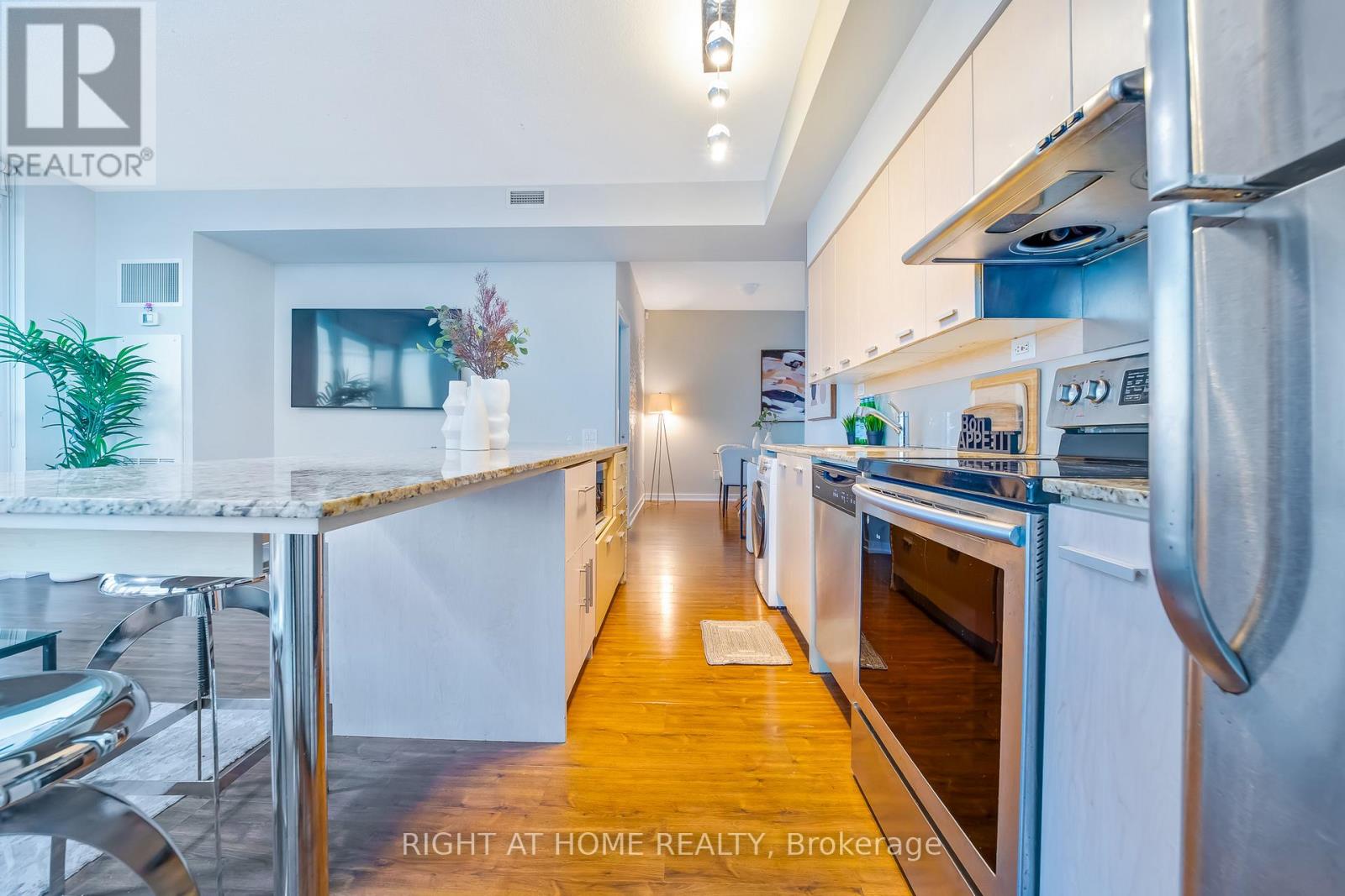 2902 - 33 Singer Court, Toronto, Ontario  M2K 0B4 - Photo 8 - C12480066