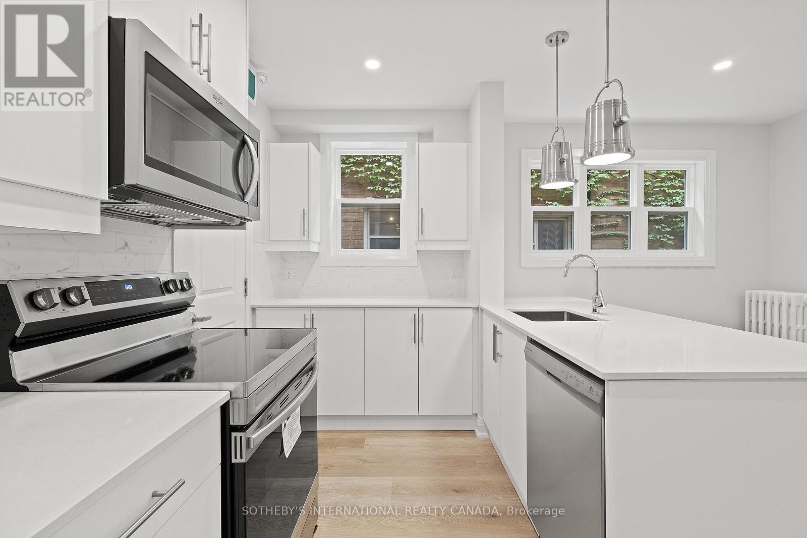 Main - 30 Strathgowan Avenue, Toronto, Ontario  M4N 1B9 - Photo 3 - C12480104