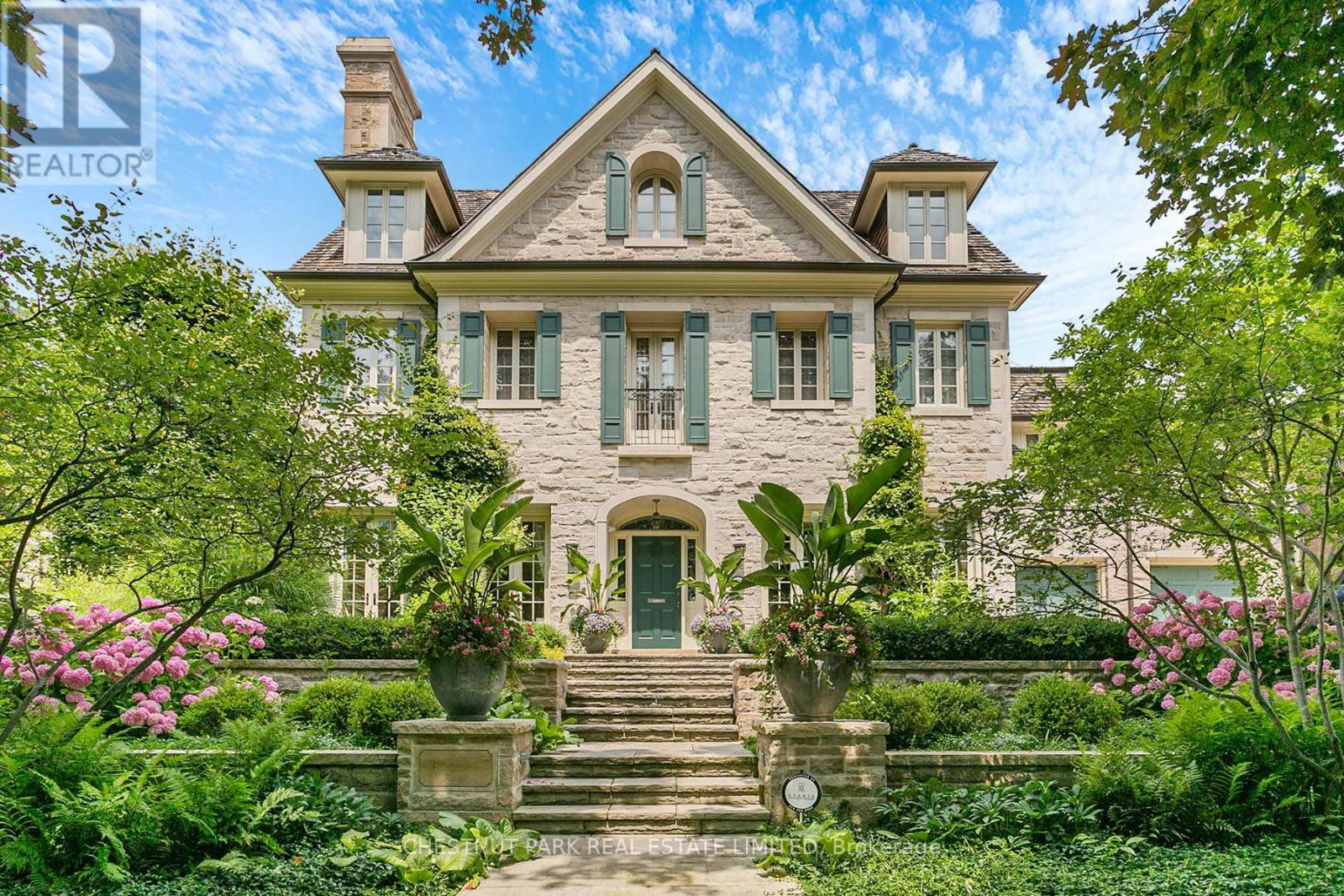 76 BINSCARTH ROAD, Toronto, Ontario