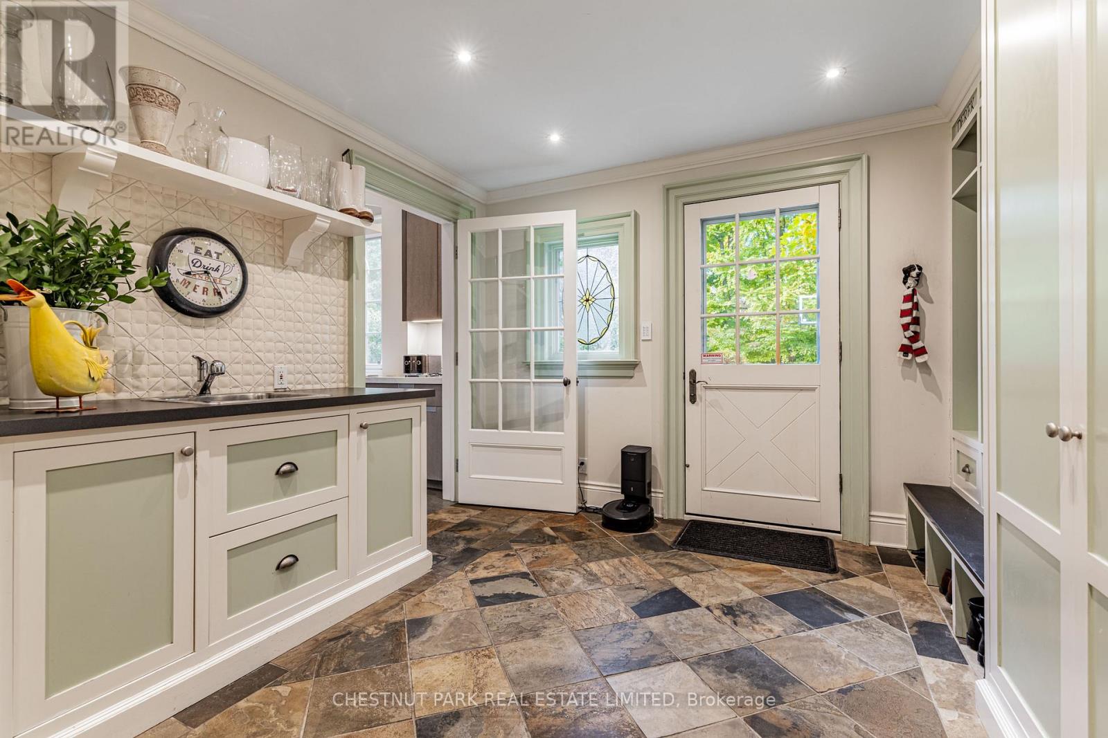 76 Binscarth Road, Toronto, Ontario  M4W 1Y4 - Photo 11 - C12480107