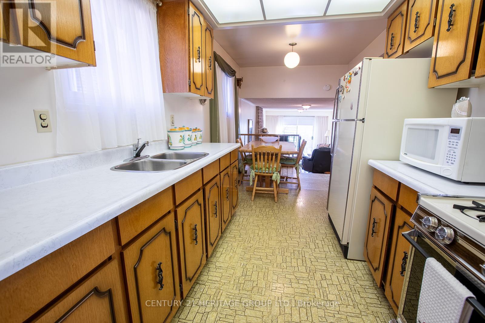 237 Apache Trail, Toronto, Ontario  M2H 2W3 - Photo 12 - C12480173