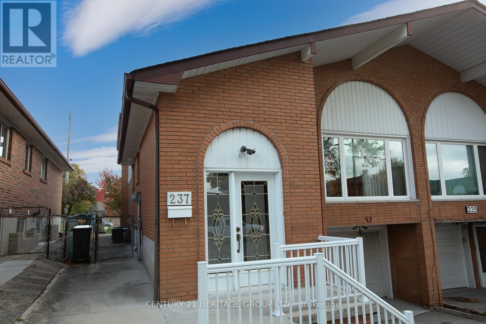 237 Apache Trail, Toronto, Ontario  M2H 2W3 - Photo 2 - C12480173