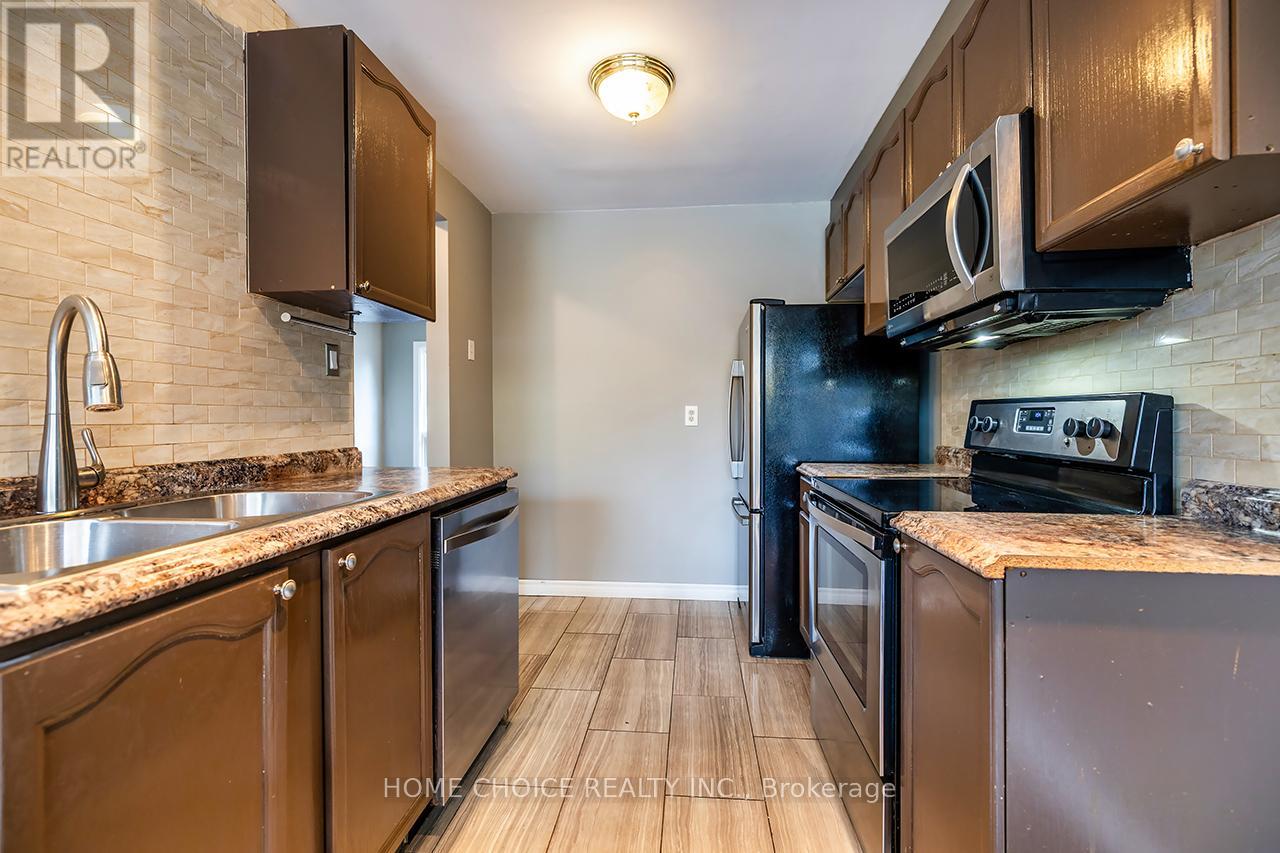 51 Park Lane Circle E, Clarington, Ontario  L1C 3V9 - Photo 11 - E12480053