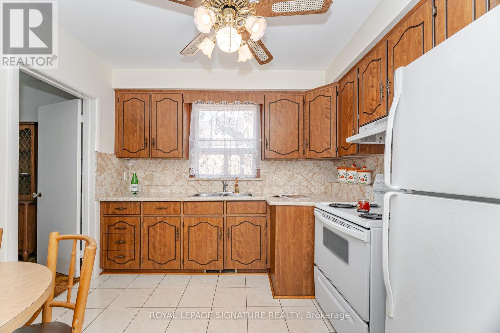 25 Marta Avenue, Toronto, Ontario  M1K 1V6 - Photo 17 - E12480092