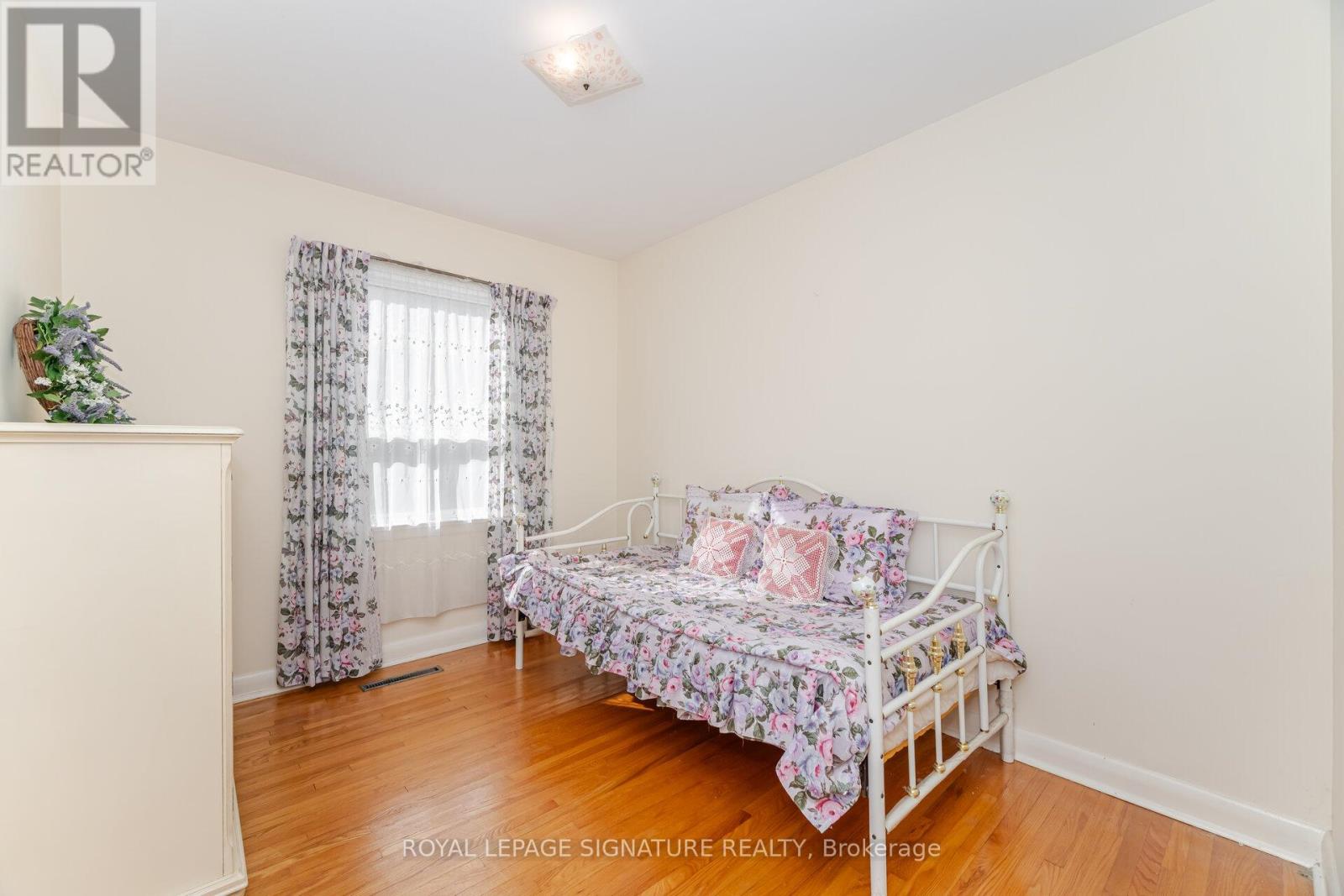 25 Marta Avenue, Toronto, Ontario  M1K 1V6 - Photo 23 - E12480092