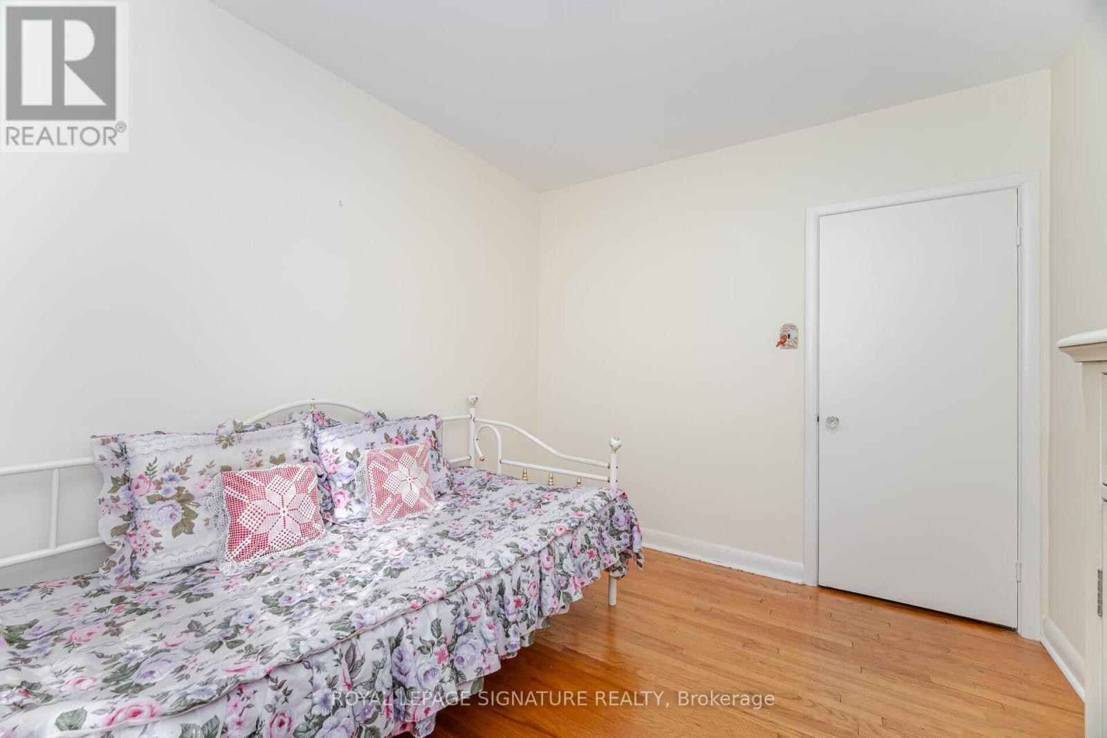 25 Marta Avenue, Toronto, Ontario  M1K 1V6 - Photo 24 - E12480092