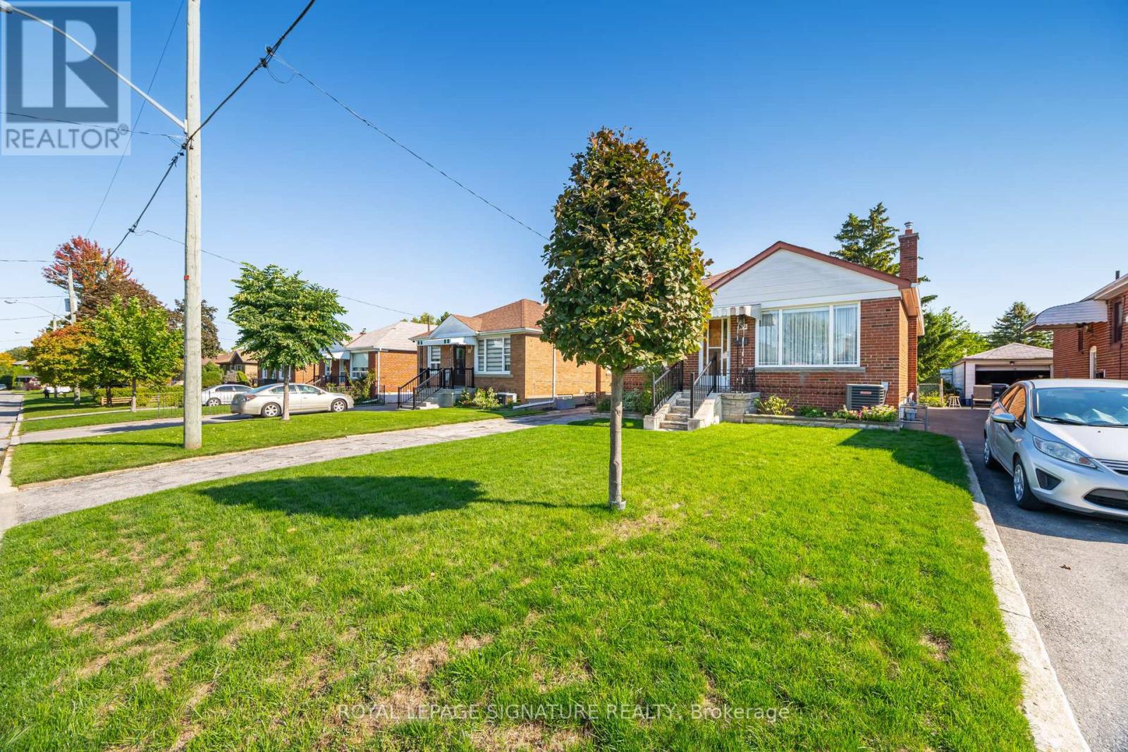 25 Marta Avenue, Toronto, Ontario  M1K 1V6 - Photo 4 - E12480092