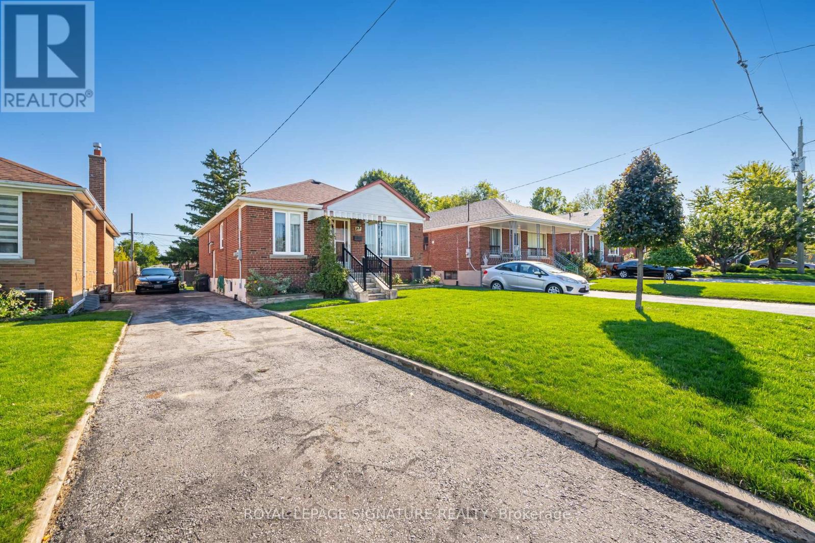 25 Marta Avenue, Toronto, Ontario  M1K 1V6 - Photo 5 - E12480092