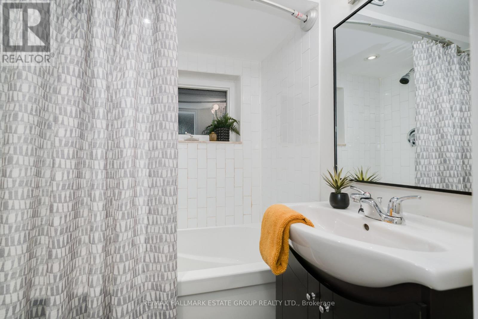 9 Ethelwin Avenue, Toronto, Ontario  M4C 1E7 - Photo 31 - E12480099