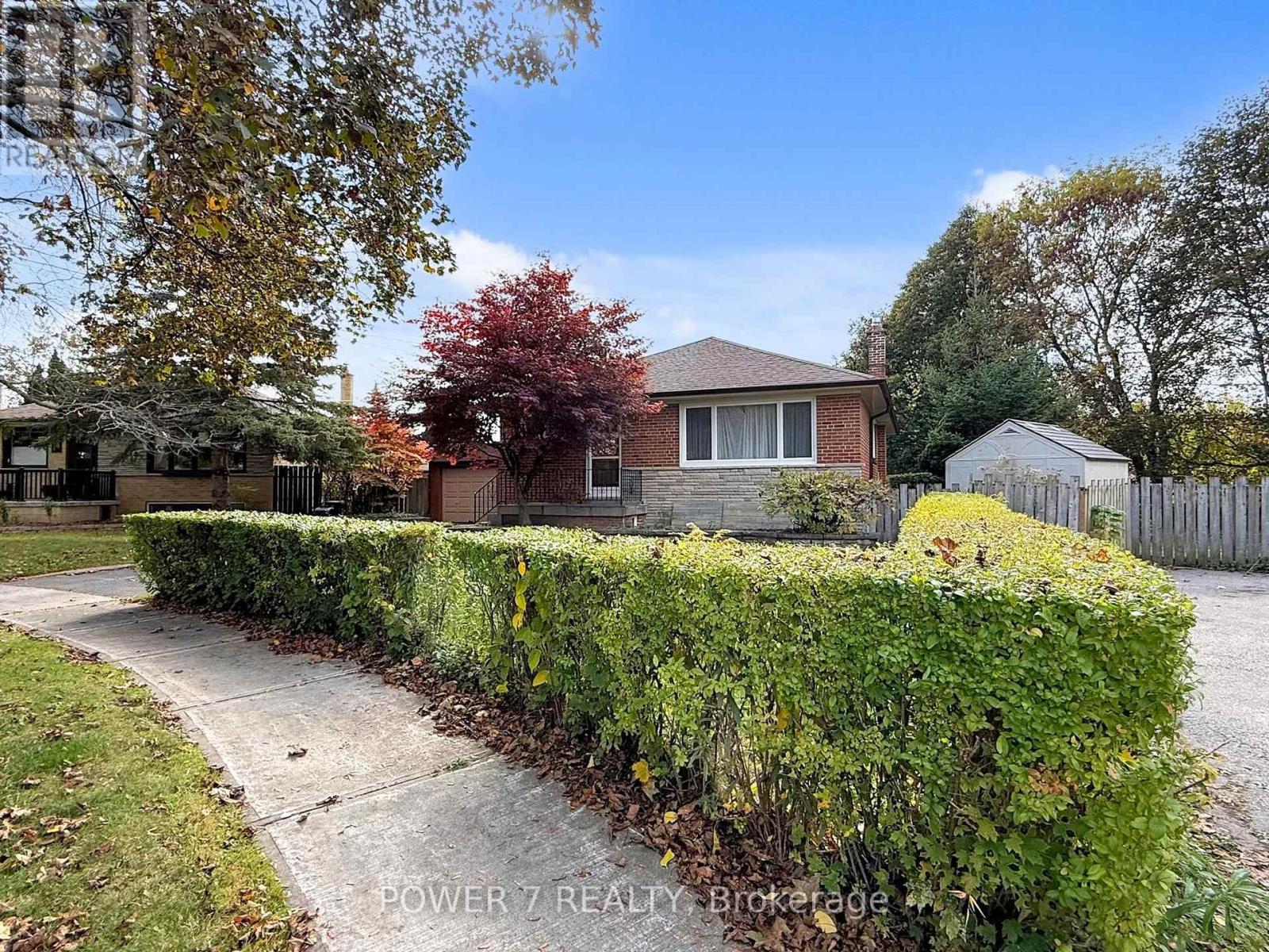 16 Stokewell Place, Toronto, Ontario  M1P 3X2 - Photo 3 - E12480161