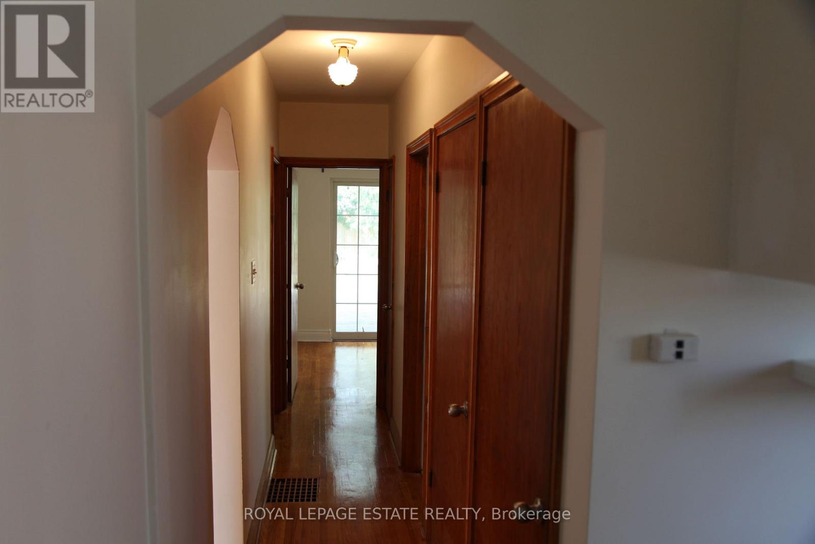 16 Clairlea Crescent, Toronto, Ontario  M1L 1Z5 - Photo 10 - E12480181