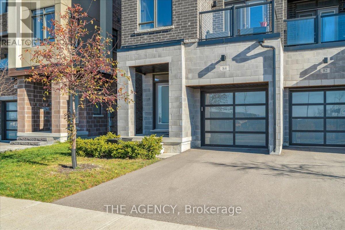 84 Salterton Circle, Vaughan, Ontario  L6A 4Z1 - Photo 4 - N12480027